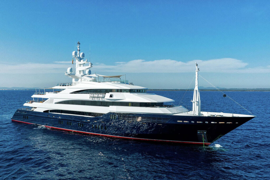 262-foot Oceanco Aalto