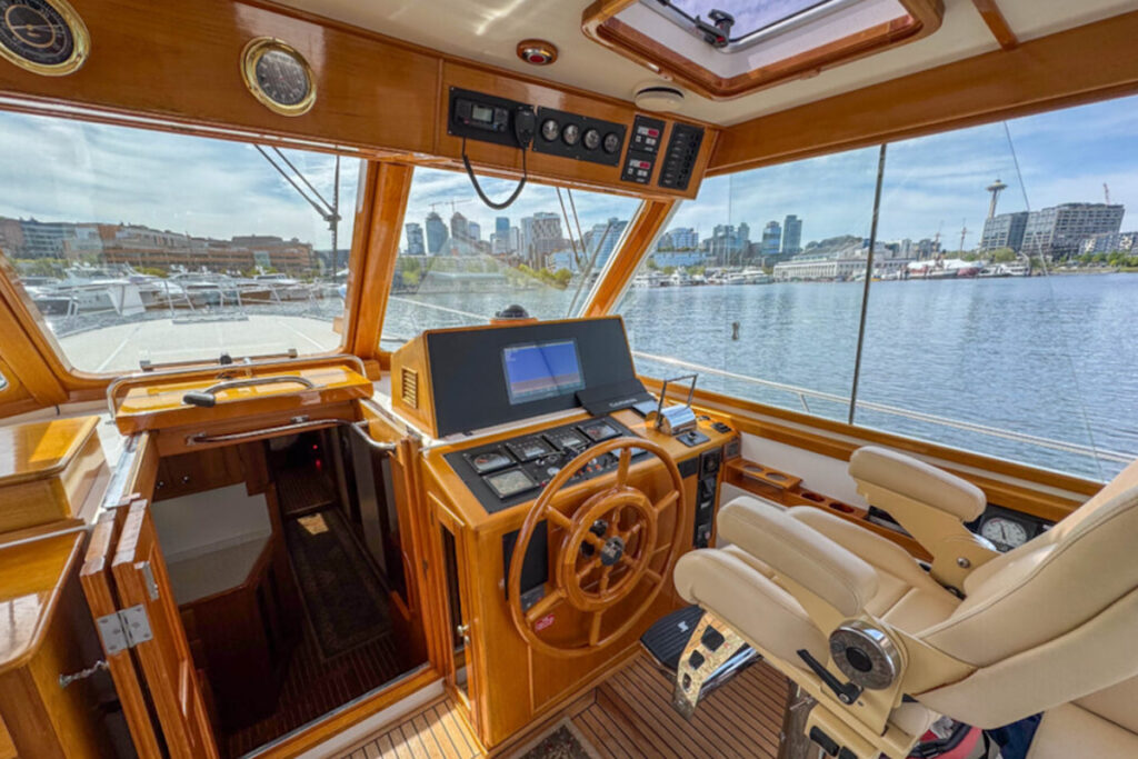 Grand Banks 49 Eastbay HX