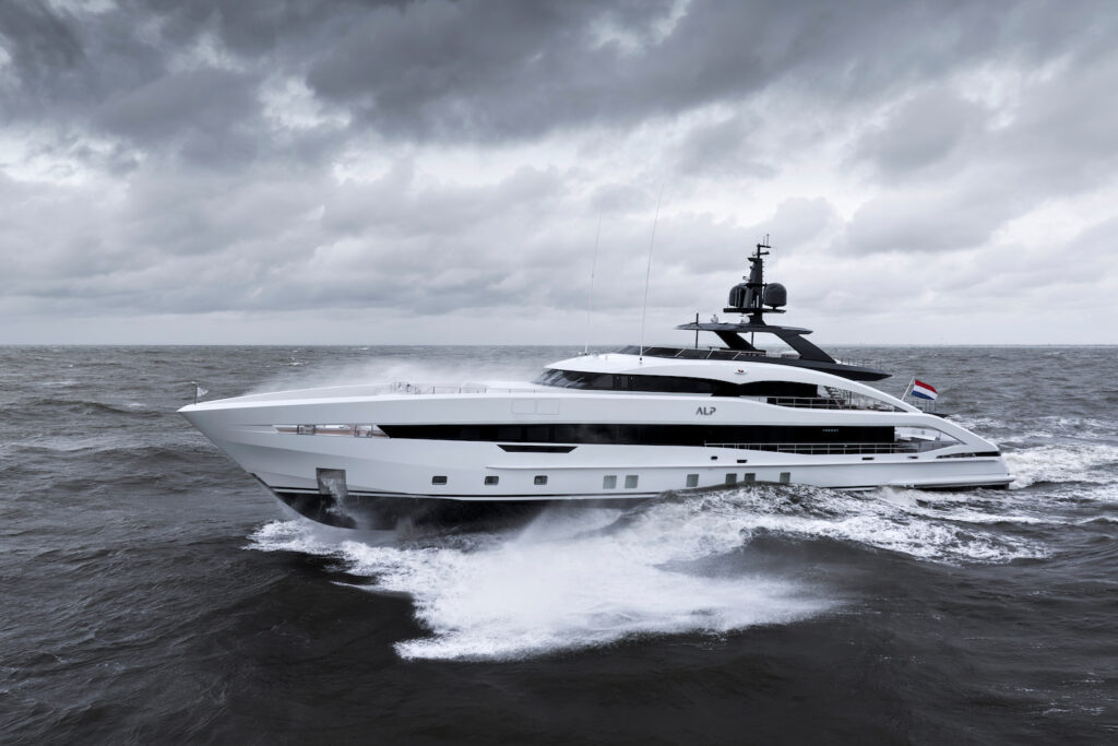 Heesen 164-foot MY