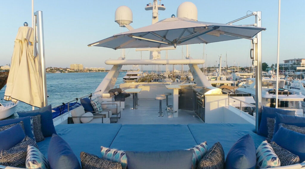 144-foot Heesen tri-deck