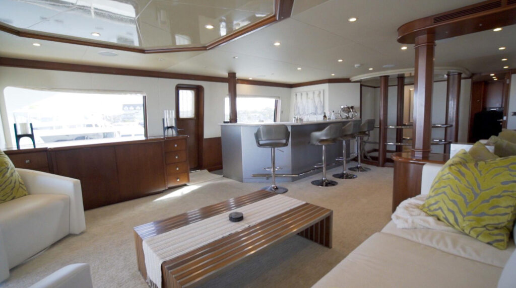 144-foot Heesen tri-deck