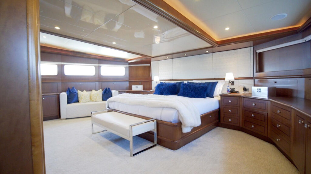 144-foot Heesen tri-deck