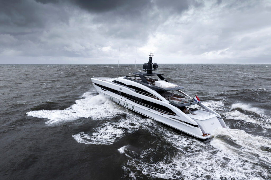 Heesen 164-foot MY