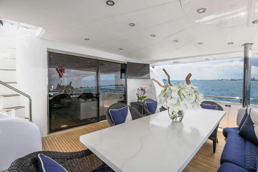 Horizon Yachts 94 Widebody Bad Daddy
